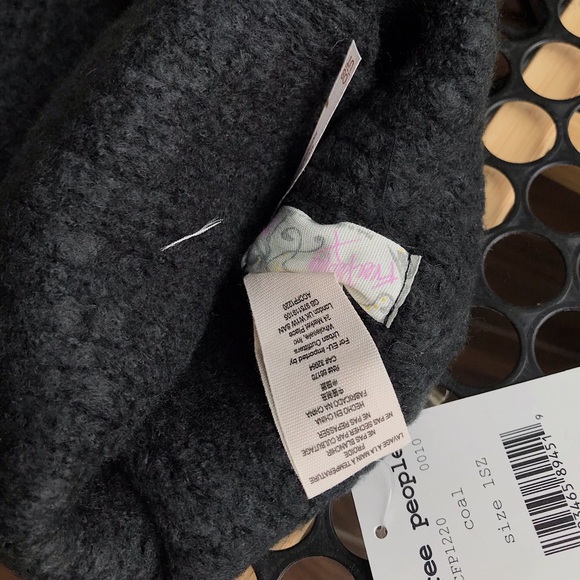 Last one! Free People Dreamland knit beanie - Picture 4 of 5